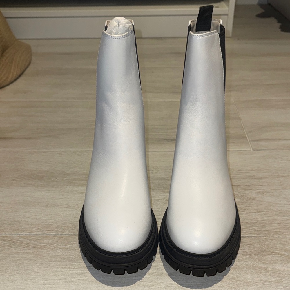 Cole Haan Womens Tahoe Featherfeel Chelsea Boot Off White Leather Sz 10 - Picture 3 of 5